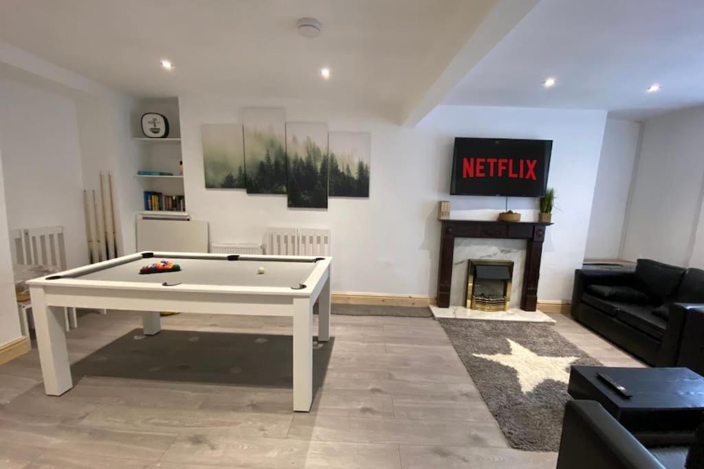 Brynhyfryd Cottage Aberaman Bagian luar foto