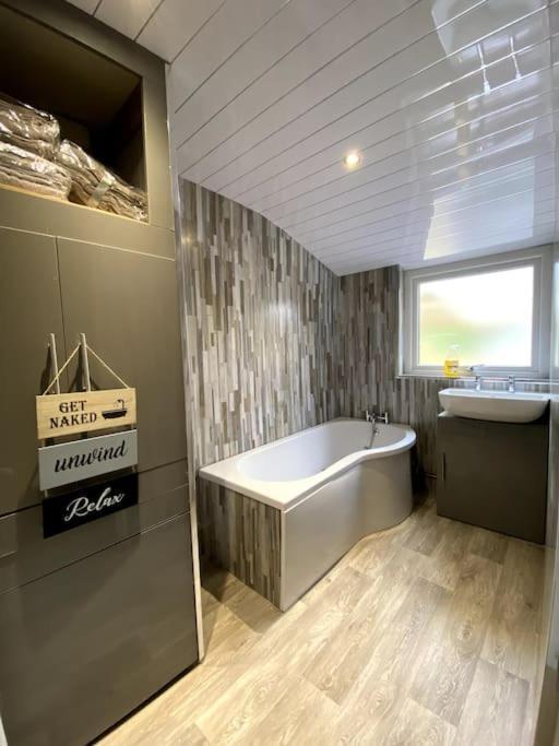 Brynhyfryd Cottage Aberaman Bagian luar foto