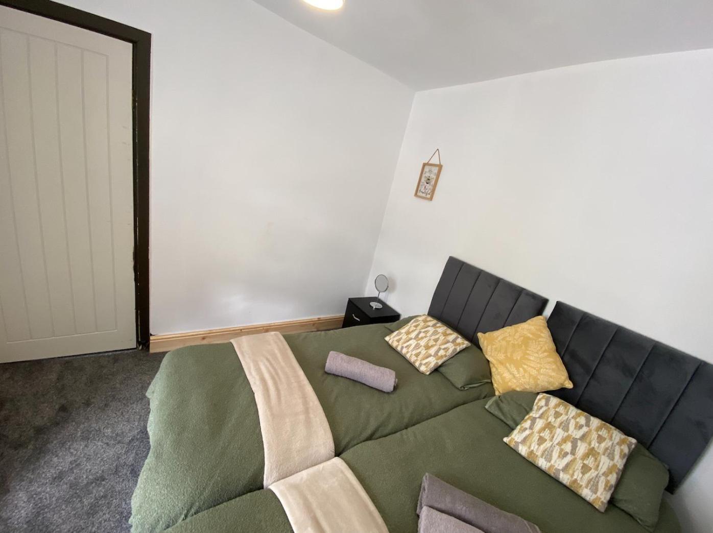 Brynhyfryd Cottage Aberaman Bagian luar foto